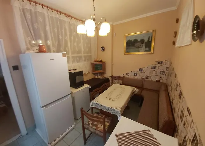 Var-lak Vendeghaz Szendro