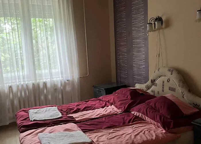 Var-lak Vendeghaz 3* Szendro